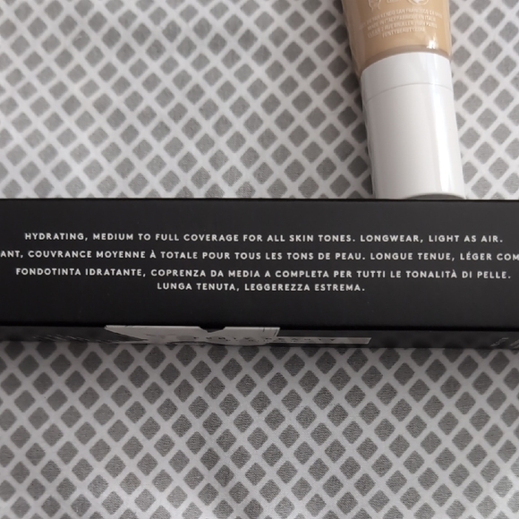 Fenty Beauty Pro Filt'r Hydrating Longwear Foundation - Picture 5 of 6